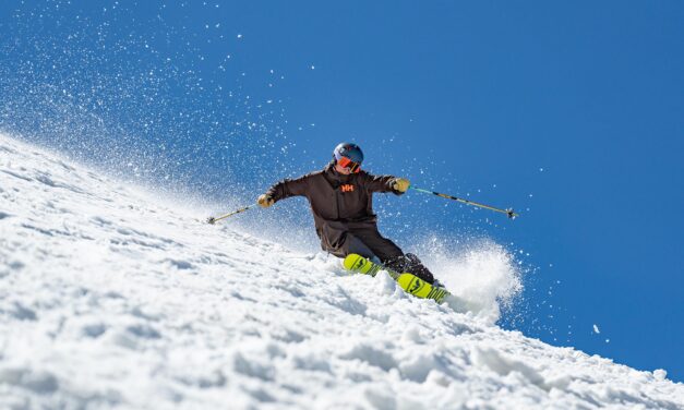 Esquia gratis a una de les 50 estacions amb Helly Hansen Ski Free