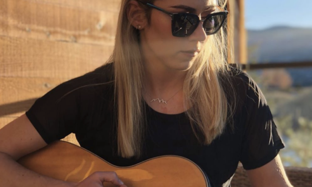 Mikaela Shiffrin canta per ajudar en la lluita davant el coronavirus