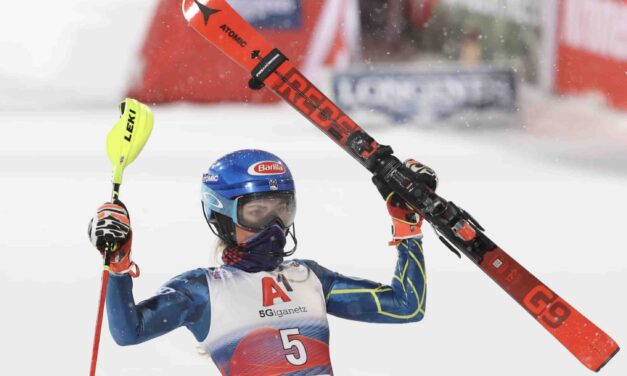 L’emotiva victòria de Shiffrin a l’slàlom nocturn de Flachau