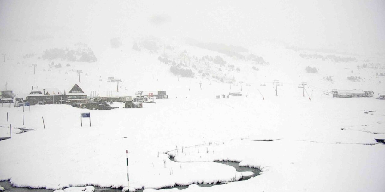 Arriben amb força les primeres nevades a les estacions d’esquí!!!