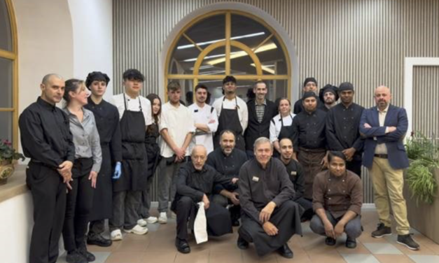 El sopar benèfic de Vall de Núria recapta 2.000 euros per la Creu Roja