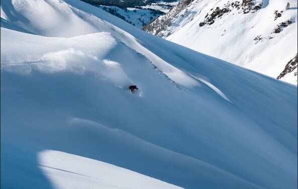 Esquís i snowboards en perfecte estat per un març a Baqueira Beret amb 2 metres de neu en pistes