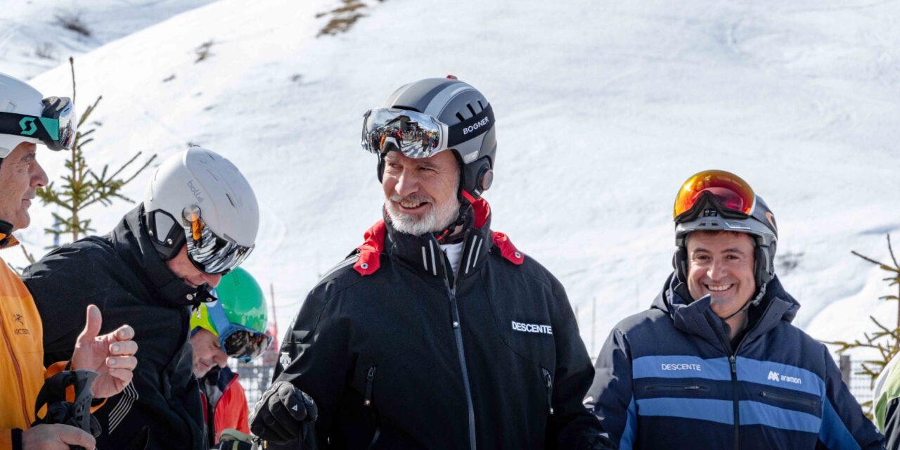 El Rei Felip VI torna a esquiar a Aramón Formigal-Panticosa