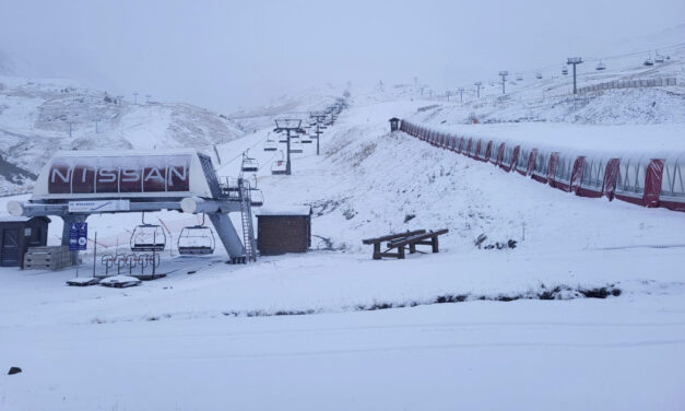 Les primeres neus de la temporada tenyeixen de blanc el Pirineu