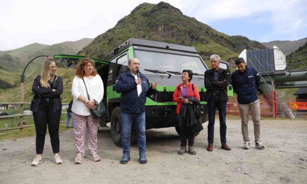 El primer vehicle 4×4 100% elèctric de Ferrocarrils ja circula per Vall de Núria