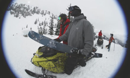 FULLY FERAL: The 4FRNT Team es torna boig a les Cascade Powder Guides