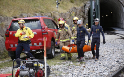 Així ha estat el simulacre d’accident al Cremallera de Núria