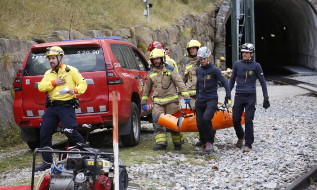 Així ha estat el simulacre d’accident al Cremallera de Núria