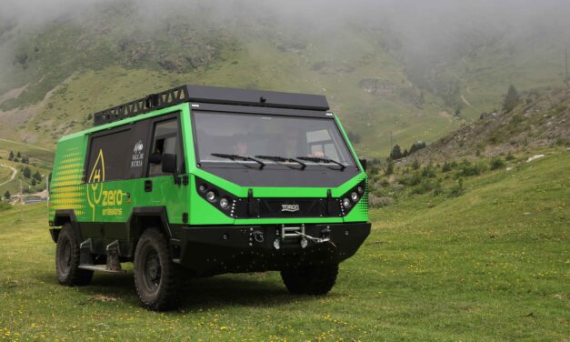 Ferrocarrils guanya el premi Flotes 2025 pel Torgo, el primer 4×4 totalment elèctric que s’ha posat en servei a una estació de muntanya