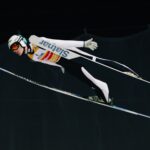 Domen Prevc guanya a Oberstdorf i lidera el Quatre Trampolins