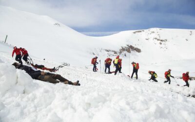 Simulacre de rescat per una allau fora de pistes a l’estació d’esquí de La Molina