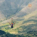 Boí Taüll inicia la temporada d’estiu amb una nova tirolina doble, la més llarga de Catalunya